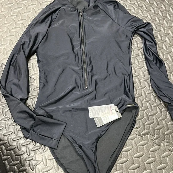 NWT - RELLECIGA Women's One Piece Swimsuits Long Sleeve Rash Guard UV Protection - Picture 6 of 7